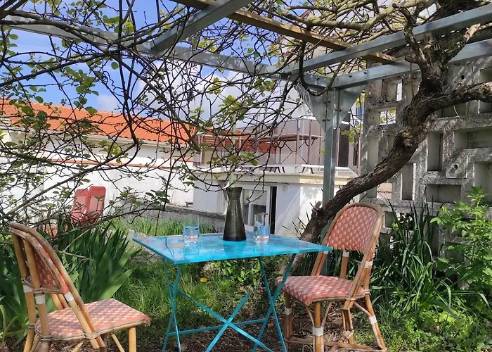 Maison Calme A Un 15min A Pied De La Semesterbostad Royan