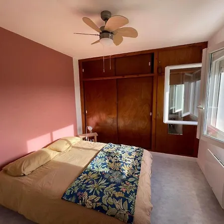 Holiday home Maison Calme A Un 15min A Pied De La Royan